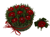 unusual wedding table flower arrangement